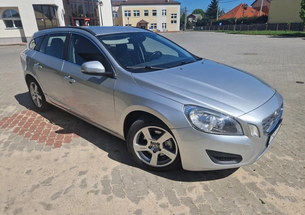 Volvo V60 cena 27800 przebieg: 273946, rok produkcji 2011 z Stąporków małe 67